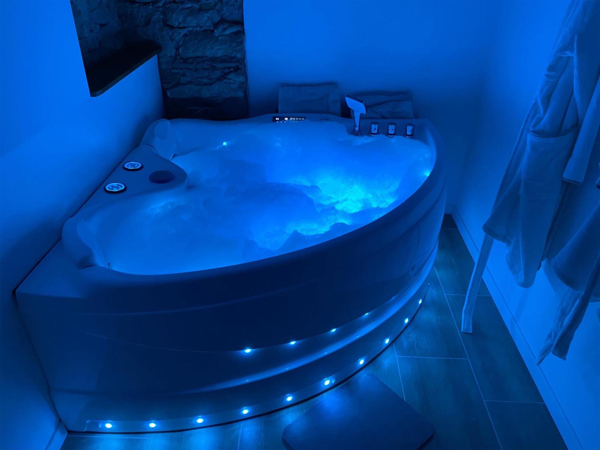 Love Room- Spa- Escale Amoureuse Puygaillard-de-Quercy Bagian luar foto
