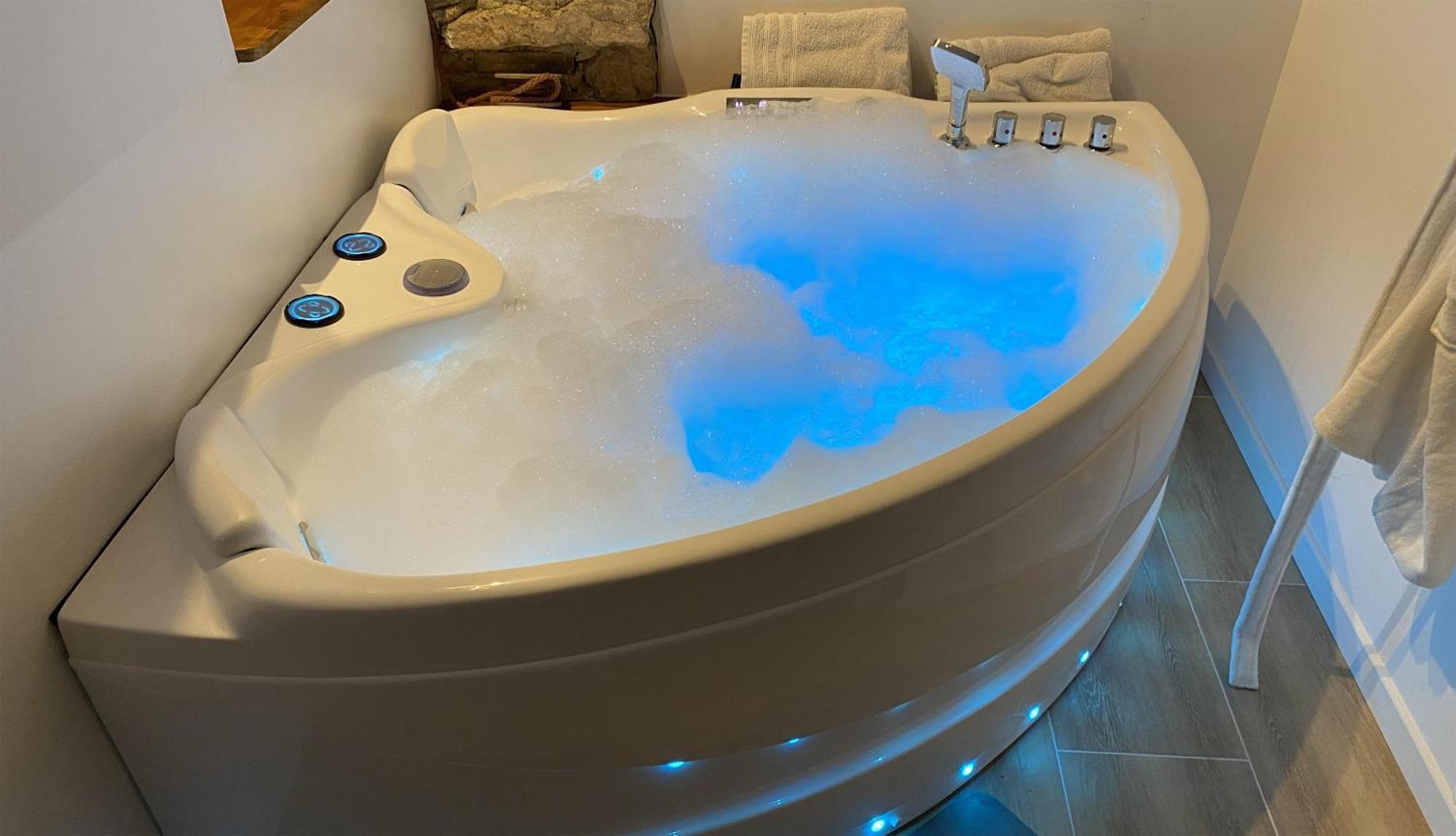 Love Room- Spa- Escale Amoureuse Puygaillard-de-Quercy Bagian luar foto
